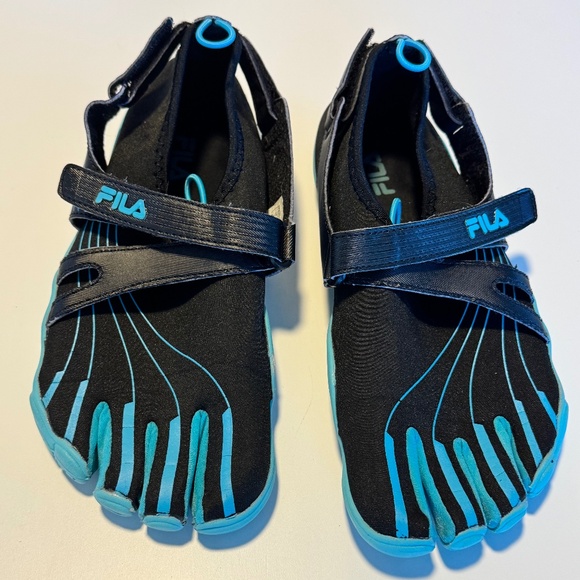 FILA Skeletoes Black + Blue, Women’s 9, Water shoes  5PK001EX-003 - Picture 2 of 14